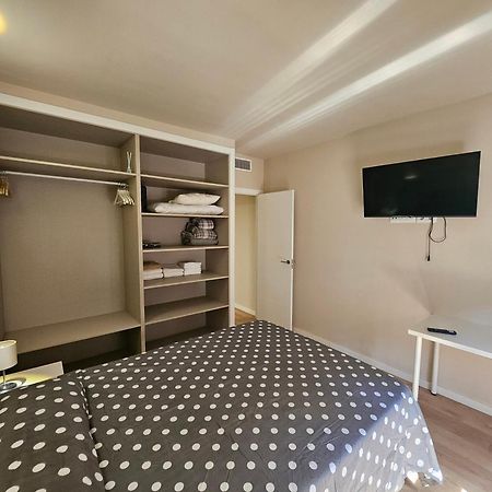 Apartamentos Picasso 알칼라데에나레스 객실 사진